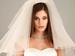 During the photo session, the man could not resist and gave a stunned Latina for the cheek